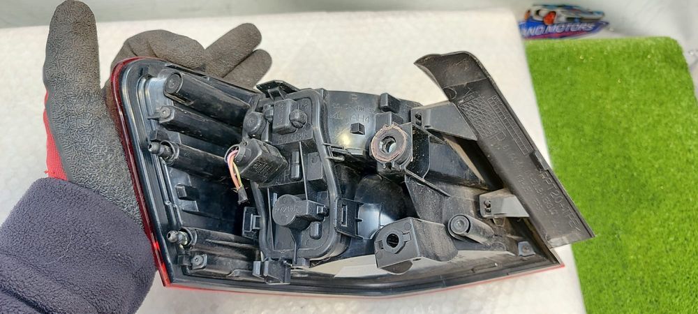 STOP SPATE DREAPTA ARIPA AUDI A3 8V 2012–2016 / COD OEM 8V3945096C / 8V3 945 096 C (5F2)
