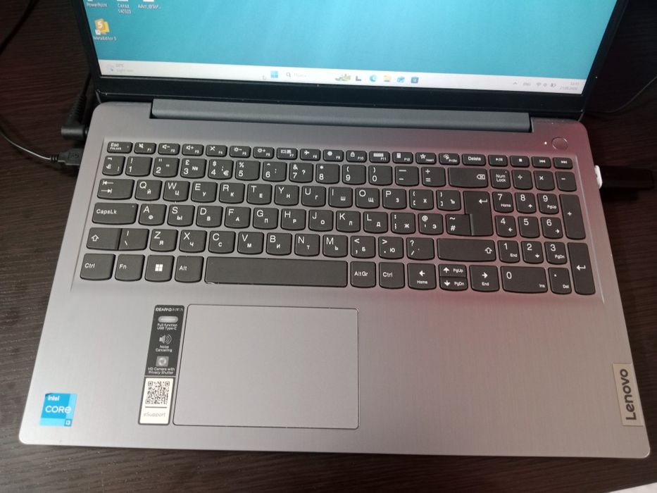 Lenovo i3 1235u ideal holatda