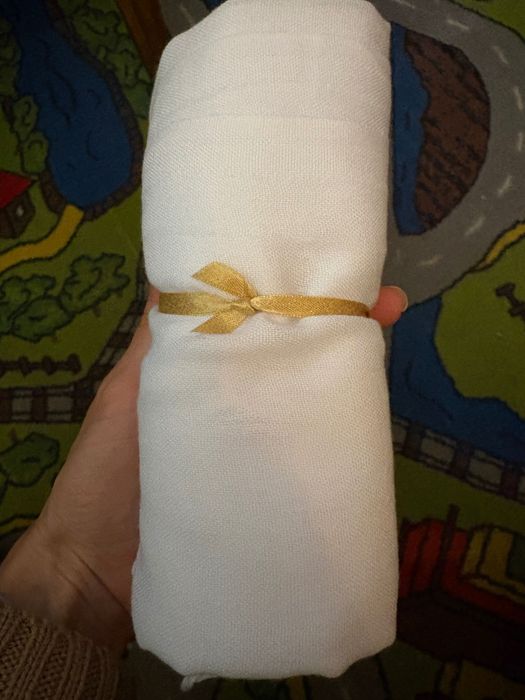 Eșarfă albă nouă