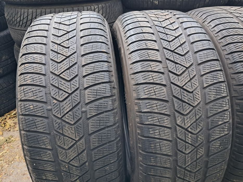 Anvelope second iarna 255 55 R18 Pirelli *RSC RFT
