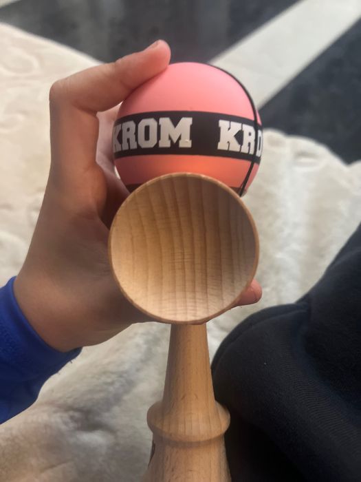 Kendama strogo napolitean