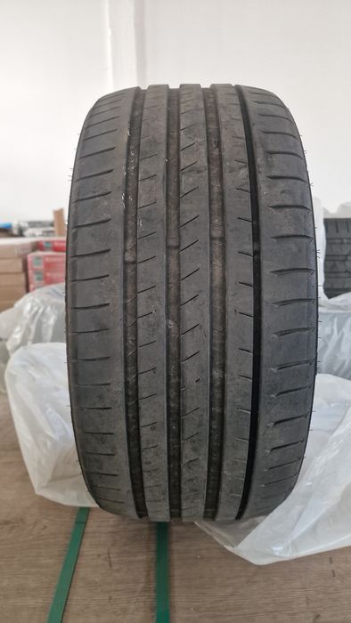 Vand set 4 anvelope

Dimensiuni:
2 bucati 245/40 R18  
2 bucati 265/35