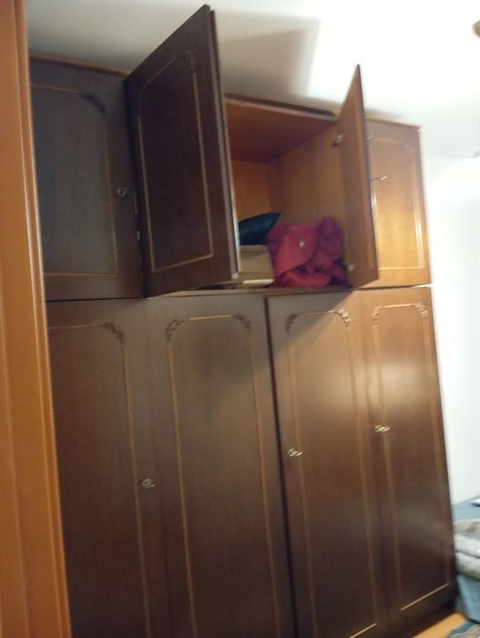 Шкаф с резьбой в отличном состоянии