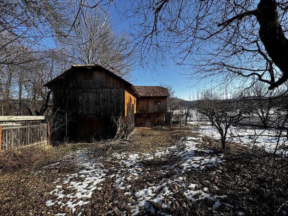 Vând casă la țară