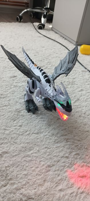 Dinozauri cu sunete și lumini