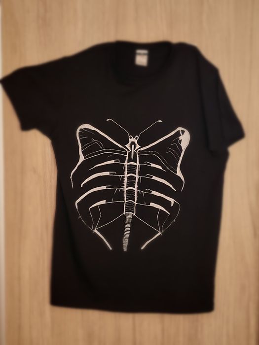 Ръчно рисувана тениска