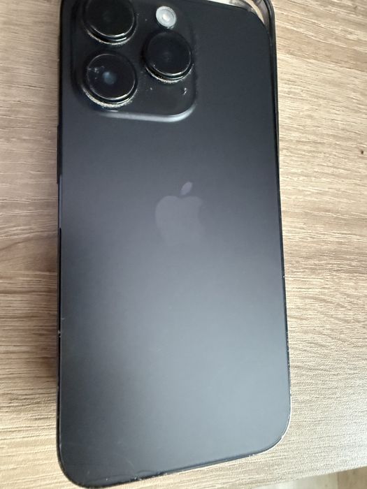 Продавам iphone 14 pro