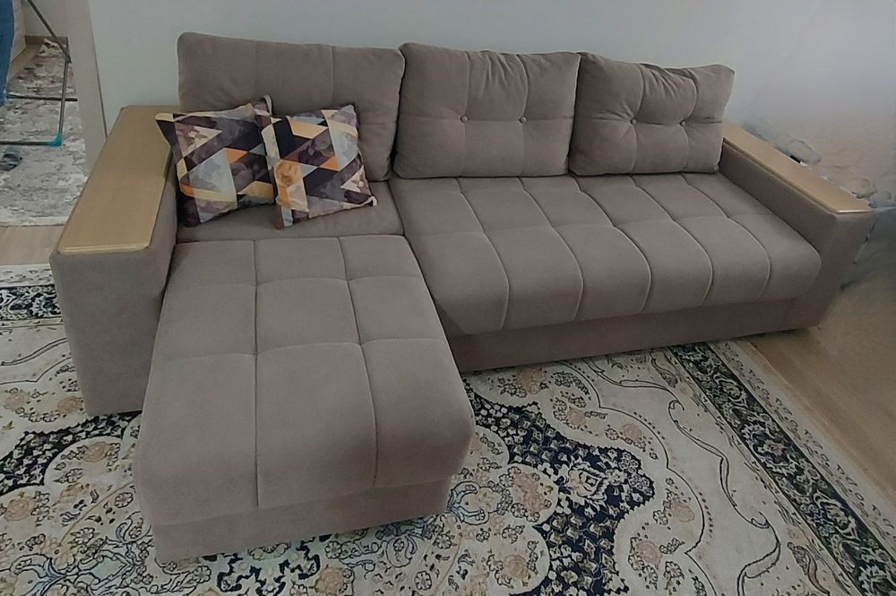 Продам диван (угловой)