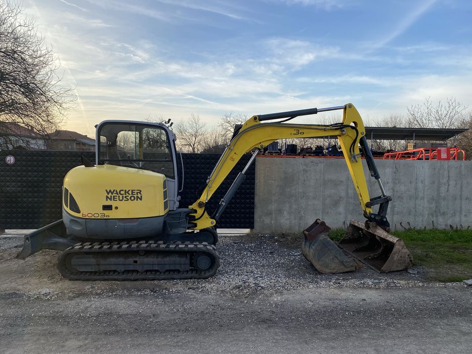 Багер Wacker Nueson 6003
