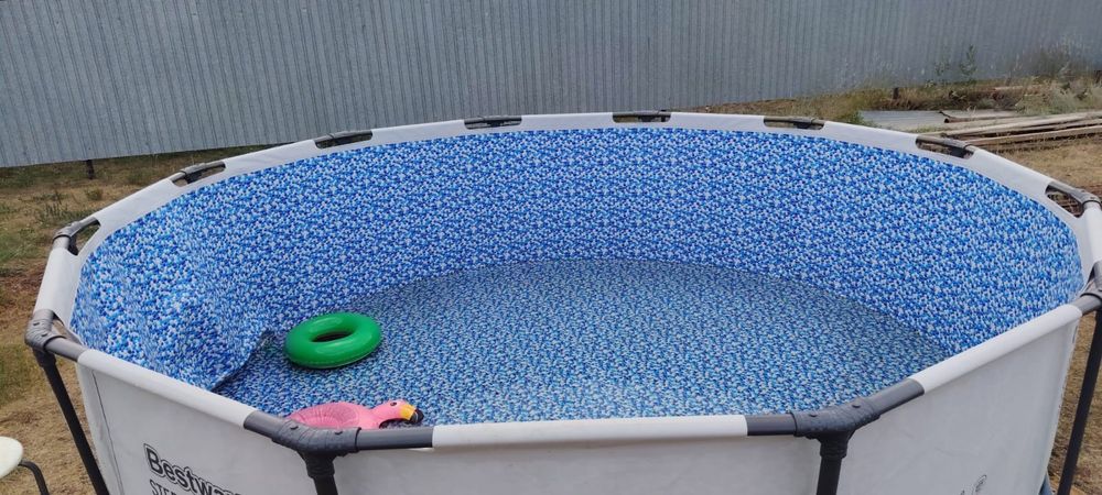 Продается бассейн большой