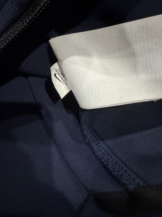 Dark blue nike tech fleece