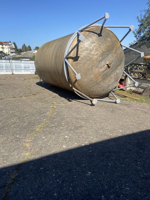 Rezervoare/bazine apa,vin,capacitate 10 tone,25 t,40t