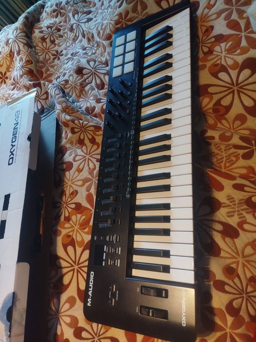 M-Audio Oxygen49 Миди клавиатура