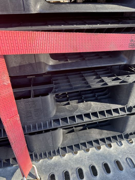 Paleti din plastic