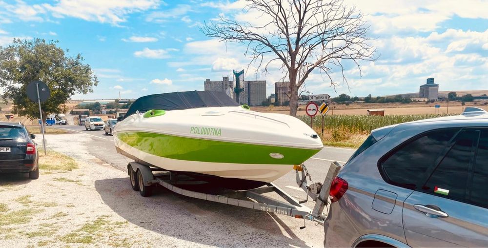 Barca Rinker Captiva 262SS 425 cai