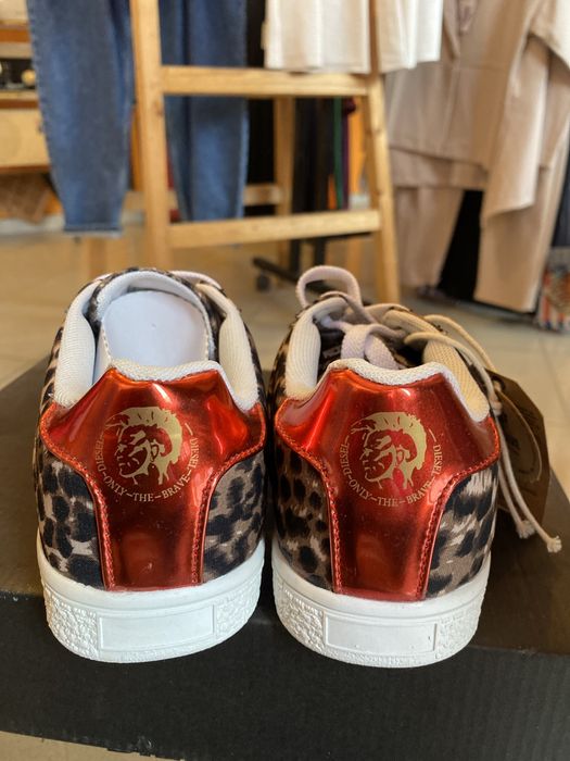 Кецове кеопард DIESEL