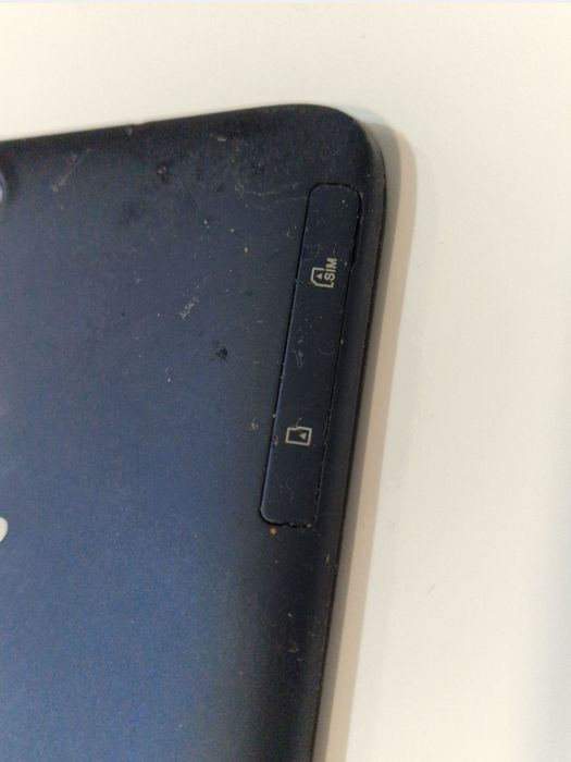 Tableta Lenovo cu slot de card si Sim