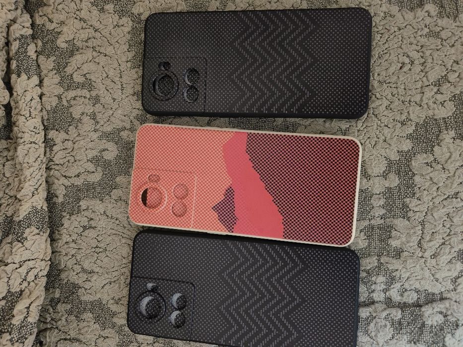 Продам чехлы на One plus Ace и 10R