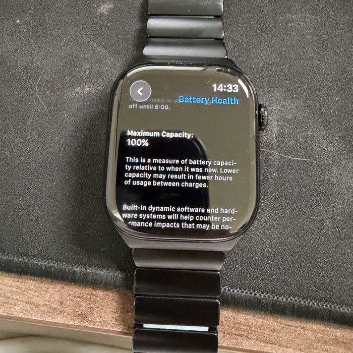Като нов Apple Watch 11 46 mm + Аксесоари.