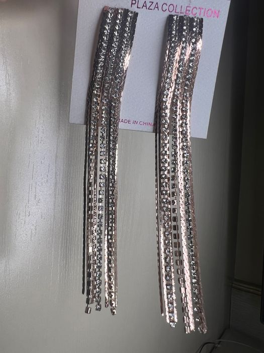 Сережки новые  висячие с камнями. Очень красиво смотрятся