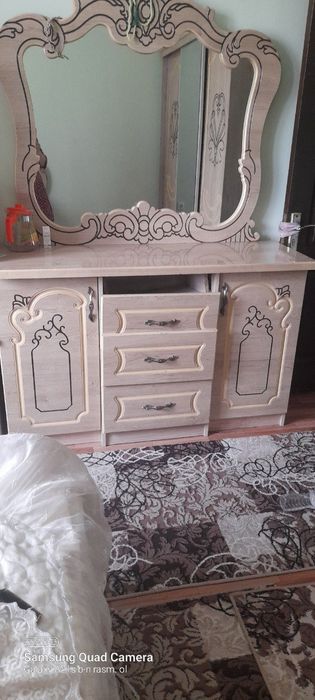 Msbil spalni ishkaf tirimó tumbalari bilan