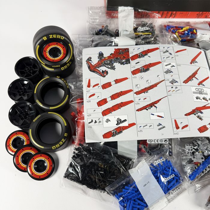 Конструктор Lego Ferrari SF-24 Formula 1 | 1361 деталей | Болид