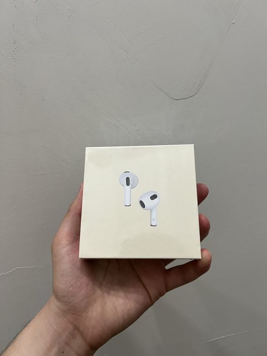 Продам наушники airpods 3