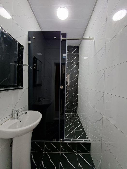 7-poliklinika ro'parasida yo'l ustida