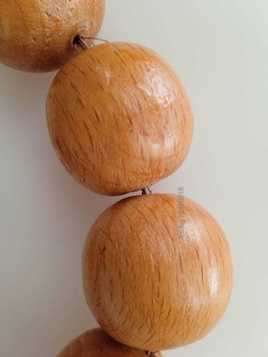 Гердан дървен с мънисто 28 мм