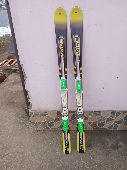 Ски с автомати на един сезон