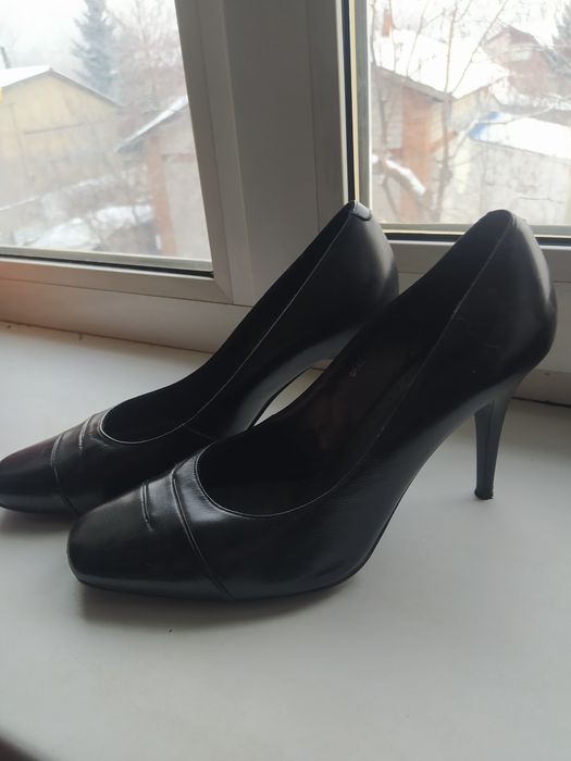 Продам туфли р-р 37