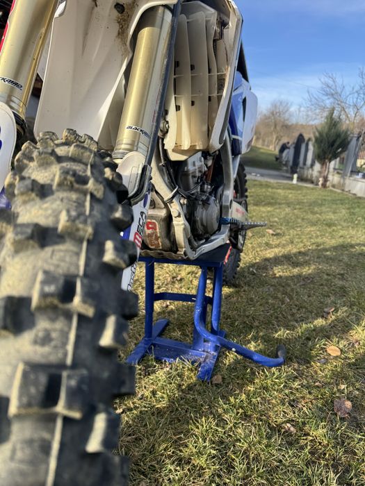 CROSS Yamaha yz250f.