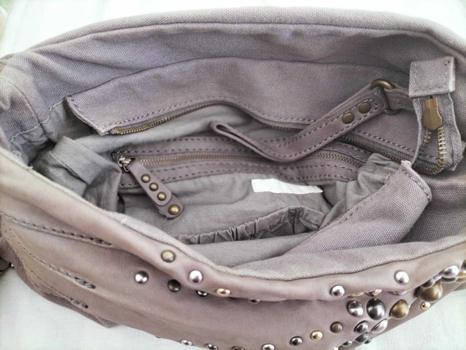 Чанта за през рамо Diesel- плат,Y2K, с кожени детайли, капси, кросбоди