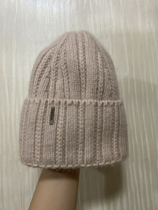 Зимняя шапка женская