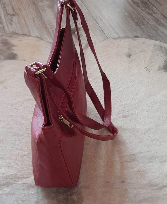 Дамска чанта с дълги дръжки