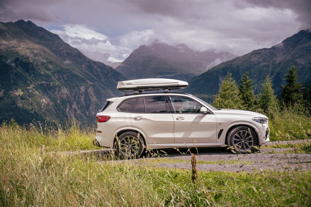 Bare transversale Thule + Cutie portbagaj Yakima pt VW Touareg