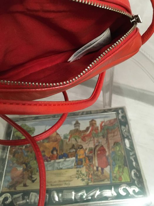 COS чанта естествена кожа в червено