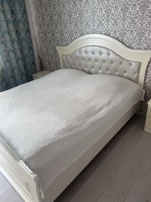 Продам кровать с матрасом б/у 180*200