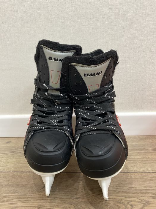 Продам коньки 41 размер