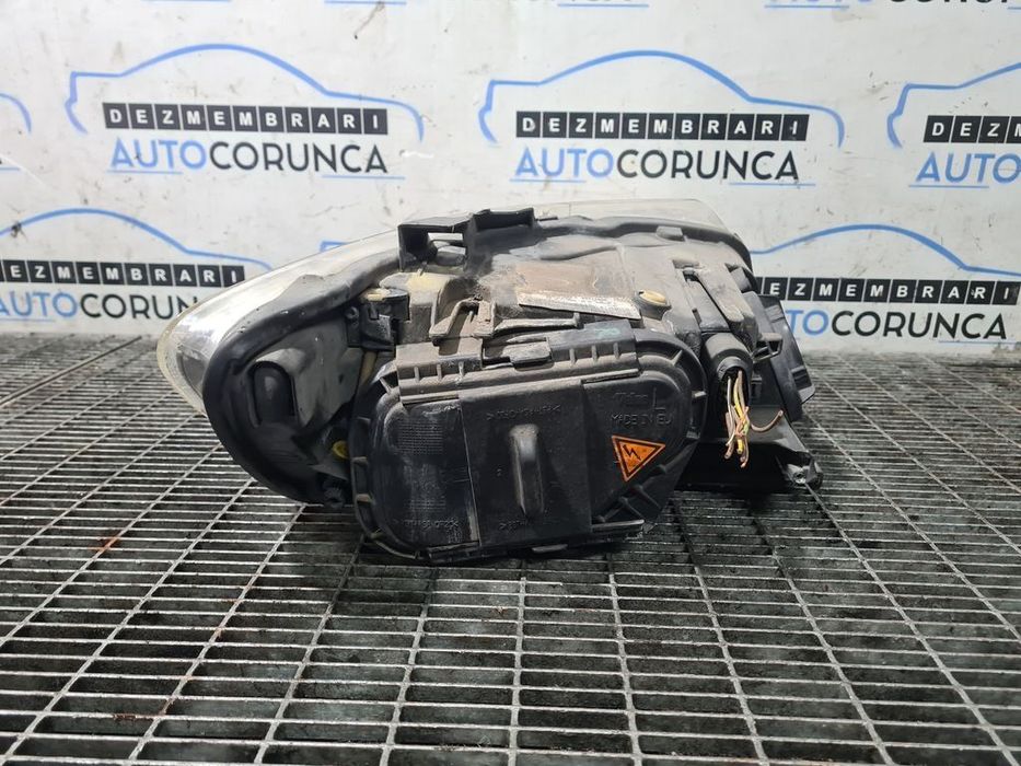 Far Stanga AUDI Q7 2005 - 2009 SUV 4 Usi (1214) Xenon