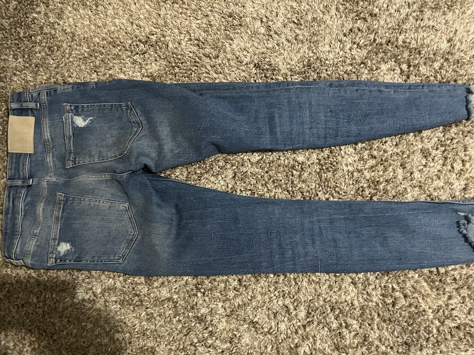 Продавам дънки Bershka