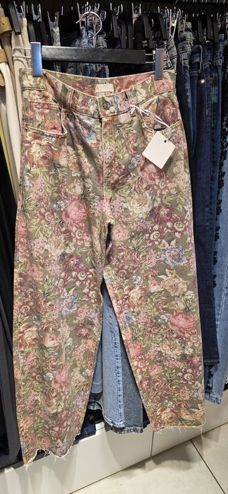 Цветни дамски дънки Liu Jo с финни камъни