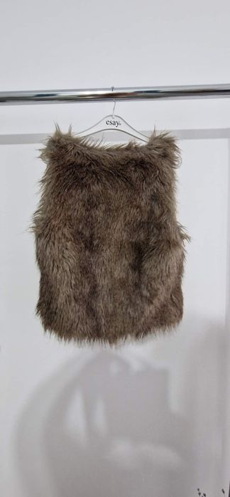 Vesta  blana dama