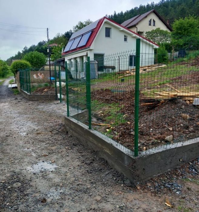 Meseriasi in constructii garduri de peste 10 ani, construim începând de la garduri din sipca metalica, panouri stil jaluzele, tabla cutata, plasă bord