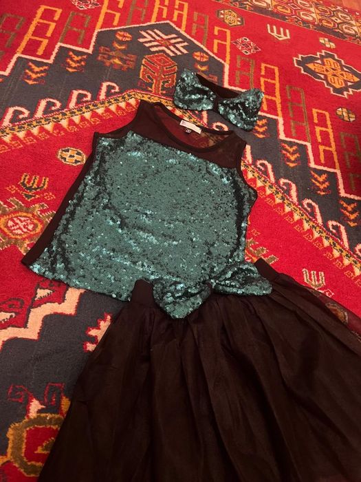 Продам костюм праздничный