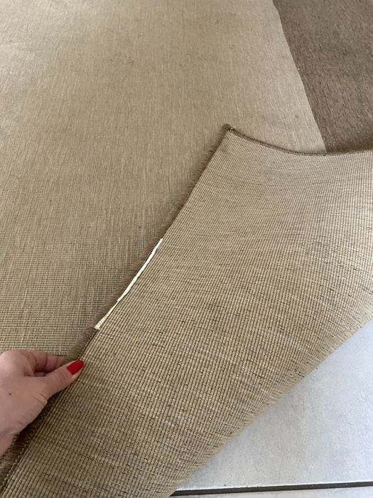 covor,dimensiuni 300x200 cm(Lxl),nuante de crem,model geometric