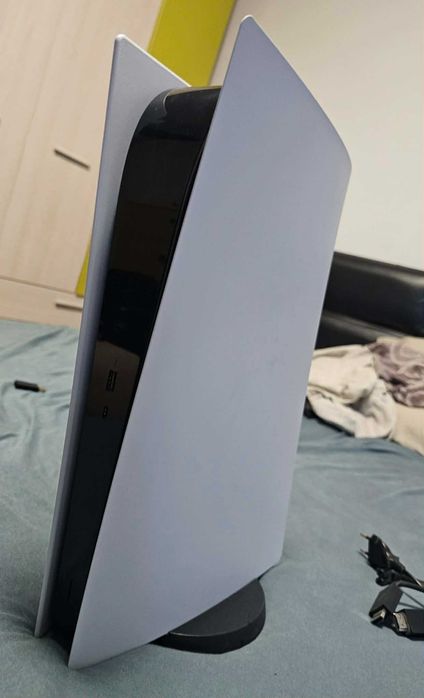 Продавам Playstation 5
