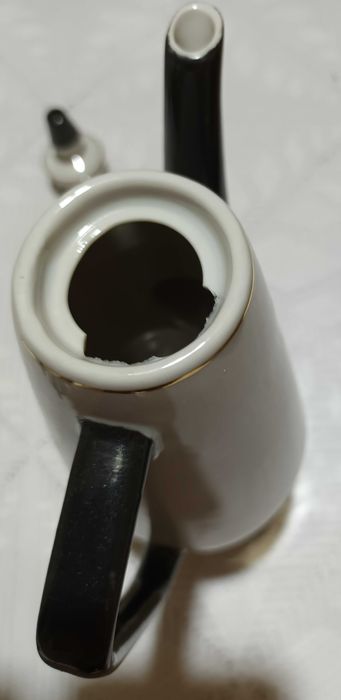 Стар български порцеланов сервиз за греяна ракия.