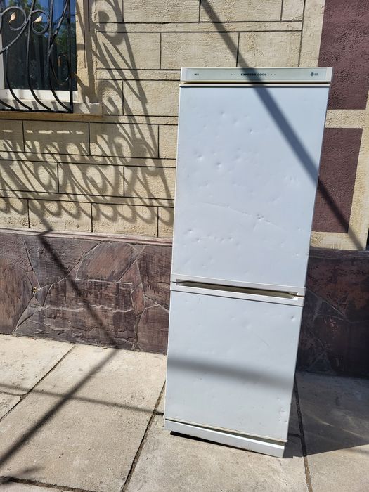Холодильник Лж двухкамерный