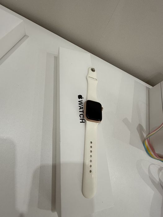 Apple Watch SE GOLD